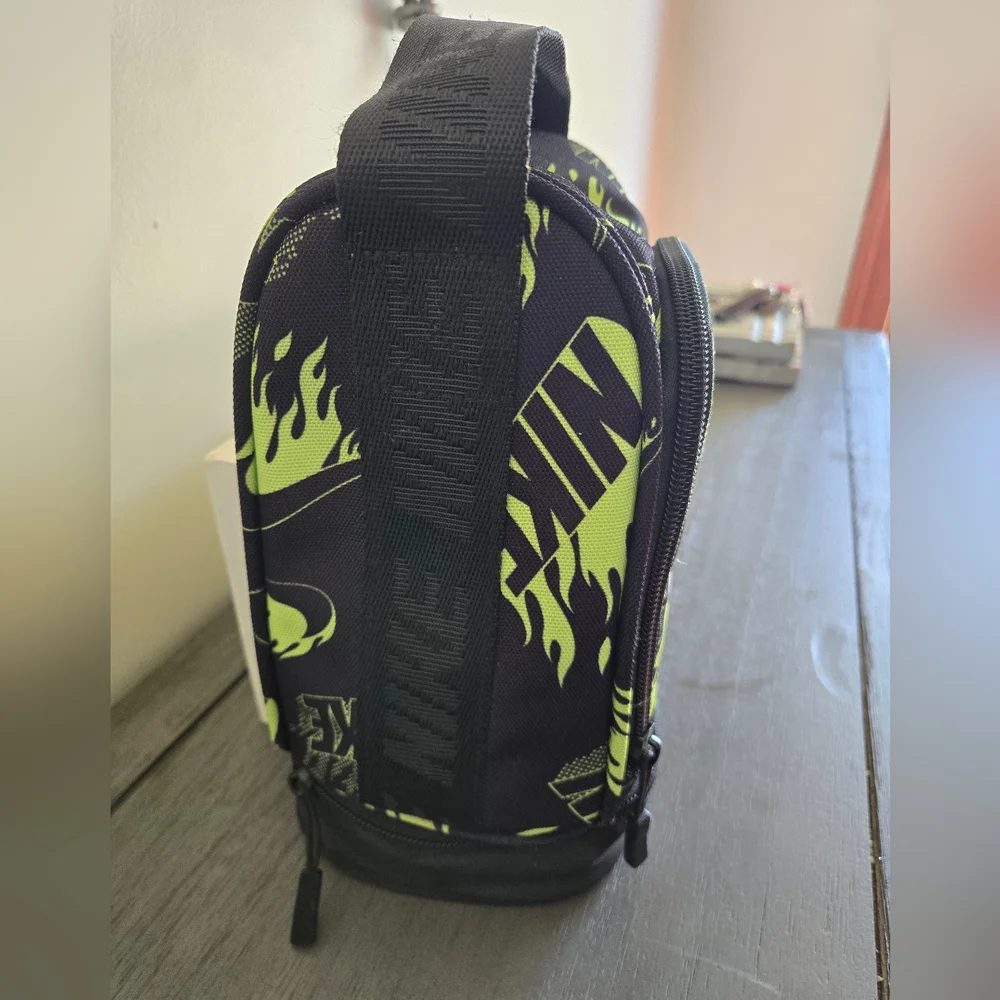 Nike Insulated Lunch Box - Picture 2 of 9